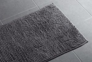 Gray bathroom rug washing technique