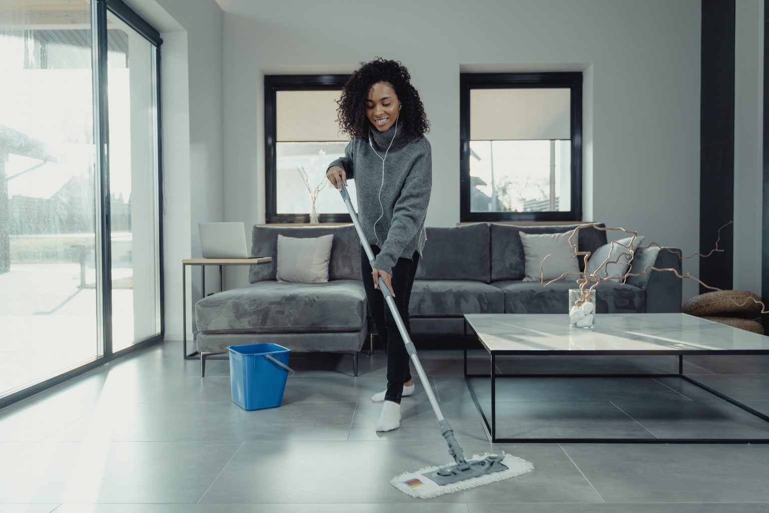 How To Mop a Floor So It’s Actually Clean [Beginner's Guide]